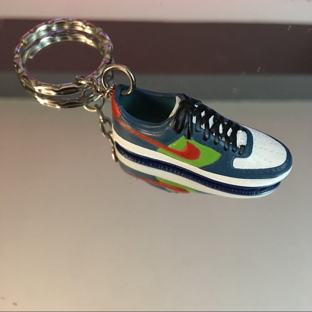 Nike Dunk Keychain (Blue/Red/Green/white)